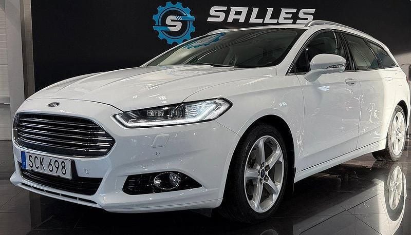 Vit Begagnad 2015 Ford Mondeo Titanium Kombi | 143 900 kr (Marknadspris) - Bild 1/4