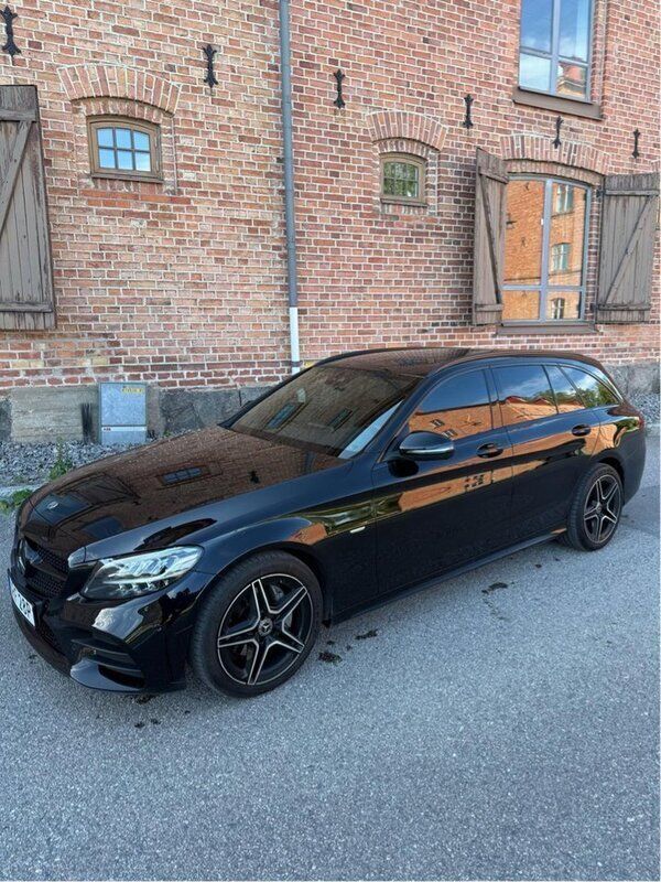 Svart Begagnad 2020 Mercedes C220 Edition Kombi | 280 000 kr (Bra pris) - Bild 1/4