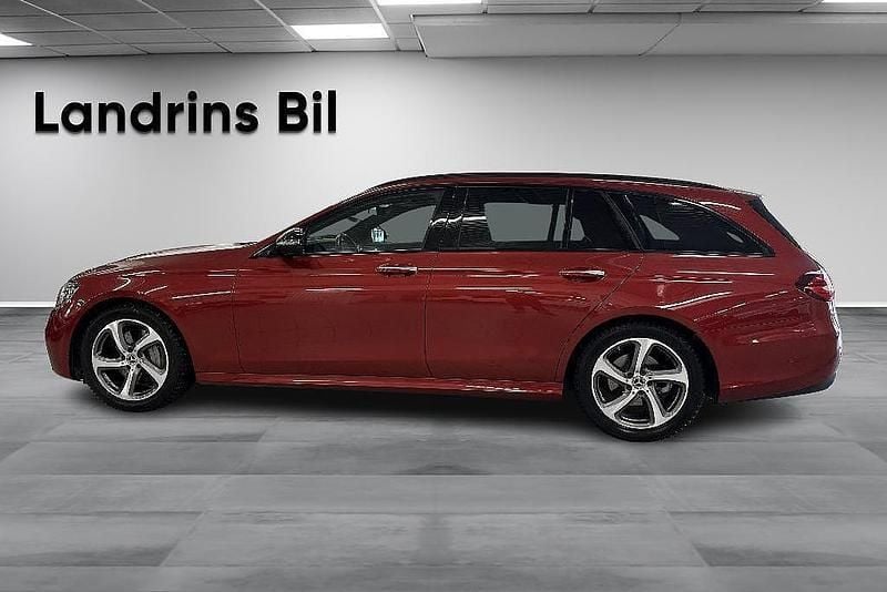 Begagnad Mercedes E220 AMG 194 HK (142 kW) 2021 Röd Kombi