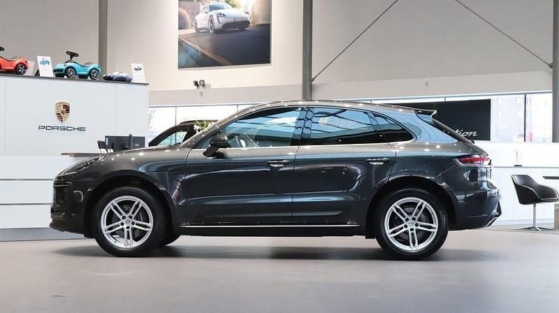 Begagnad Porsche Macan 268 HK (197 kW) 2022 Grå SUV