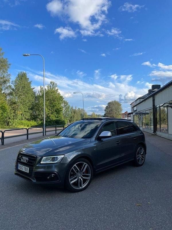Grå Begagnad 2015 Audi Q5 Competition SUV | 240 000 kr - Bild 1/4