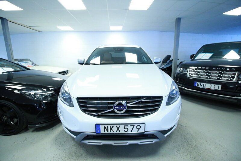 Begagnad Volvo XC60 Summum 181 HK (133 kW) 2014 Vit SUV