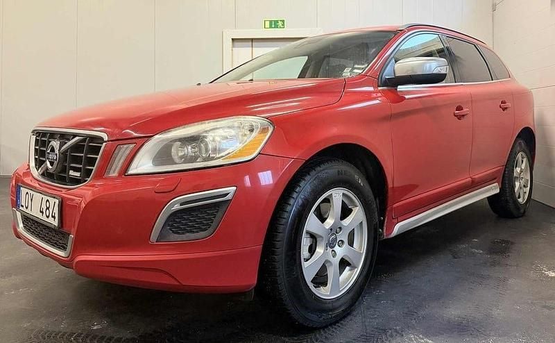 Begagnad Volvo XC60 R-Design 163 HK (119 kW) 2011 Röd SUV