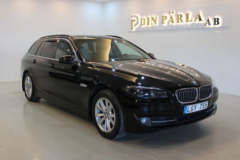 Svart Begagnad 2012 BMW 520 Kombi | 99 900 kr (Marknadspris) - Bild 1/4