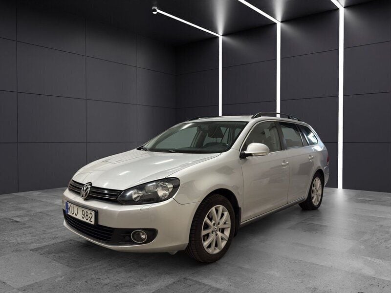 Silver Begagnad 2010 VW Golf Kombi | 69 900 kr (Marknadspris) - Bild 1/4