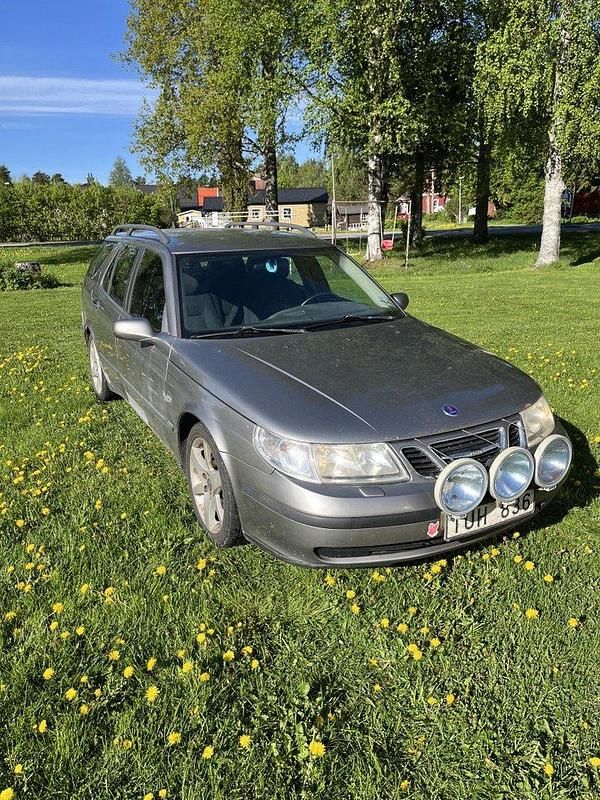 Grå Begagnad 2003 Saab 9-5 Linear Kombi | 5 000 kr (Bra pris) - Bild 1/4