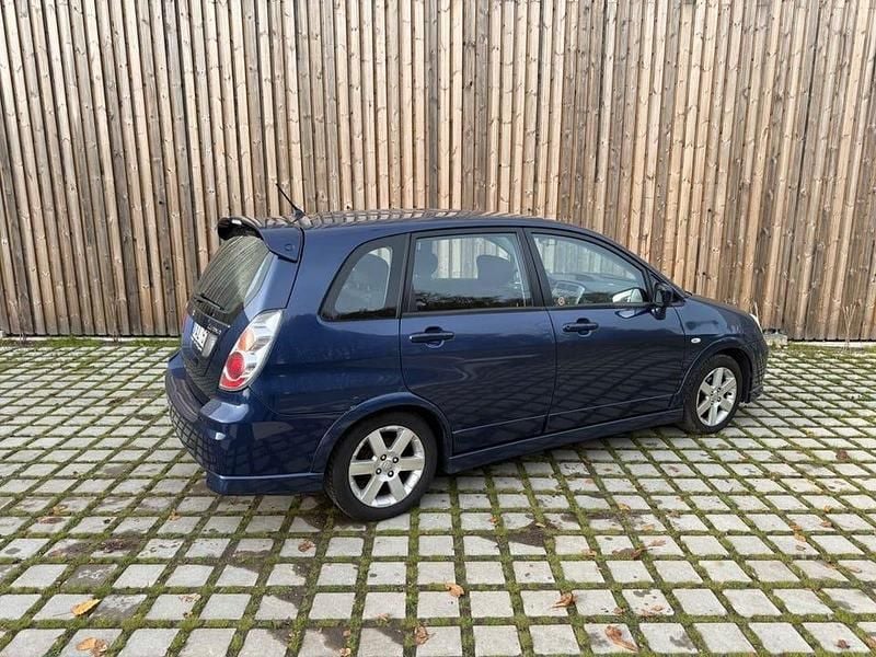 Begagnad Suzuki Liana 106 HK (77 kW) 2005 Mörkblå Halvkombi