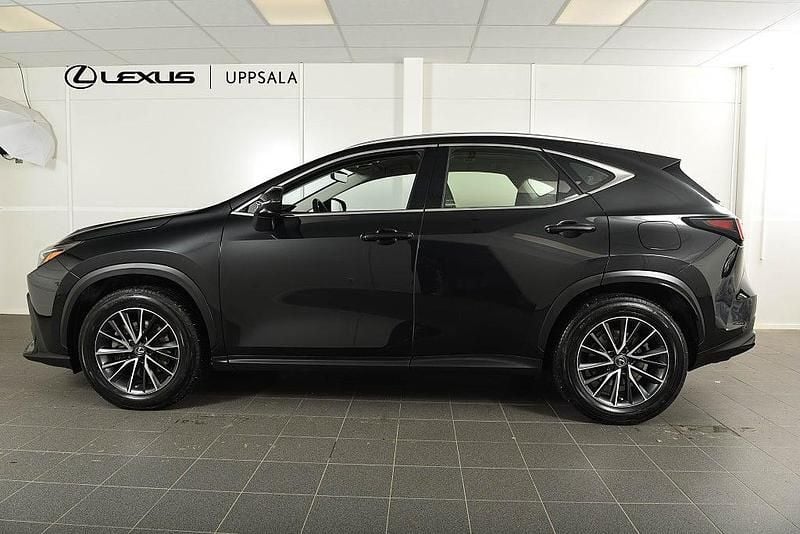 Begagnad Lexus NX350h Business Edition 245 HK (180 kW) 2023 Svart SUV