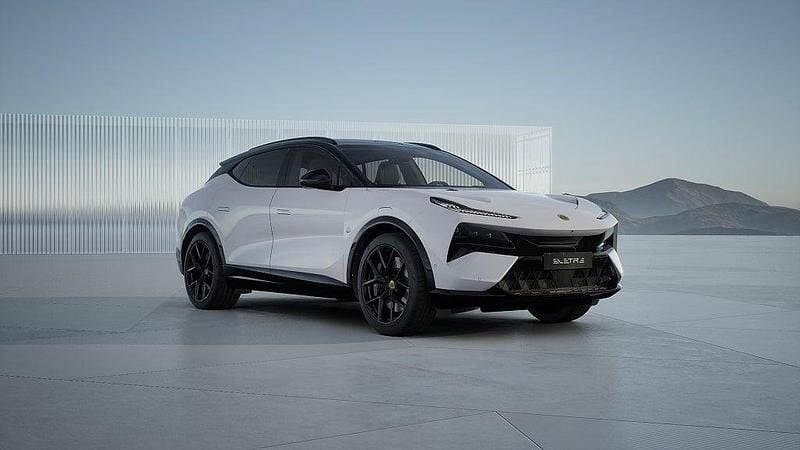 Begagnad Lotus Eletre 450 kW (612 HK) 2024 Akoya white SUV