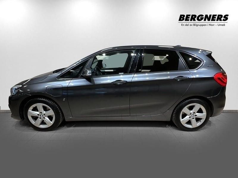 Begagnad BMW 225 Active Tourer Advantage 224 HK (164 kW) 2019 Grå Minibuss