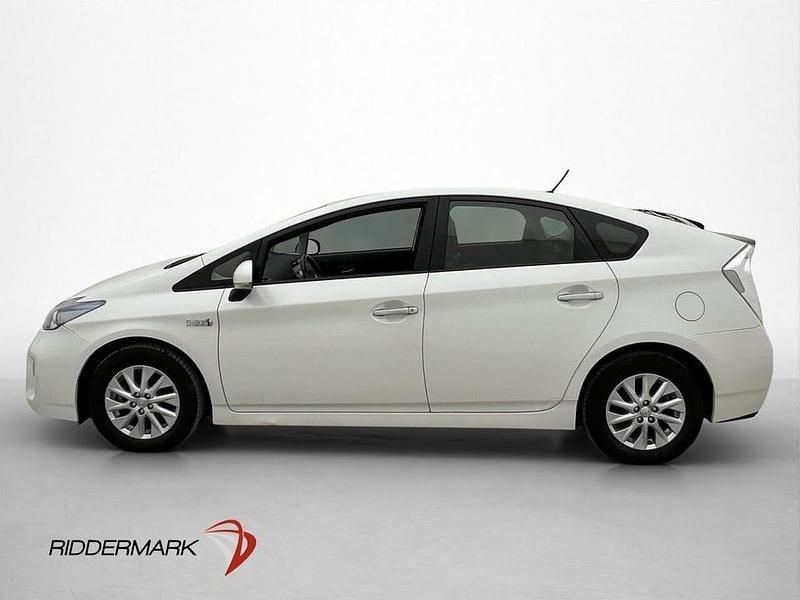 Begagnad Toyota Prius Plug-in Hybrid 136 HK (100 kW) 2015 Vit Halvkombi