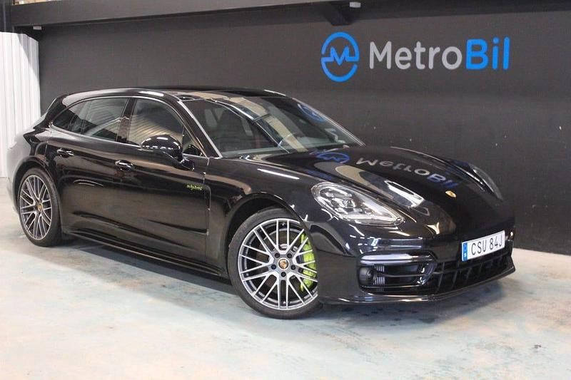 Svart Begagnad 2021 Porsche Panamera Sport Turismo Kombi | 799 000 kr - Bild 1/4