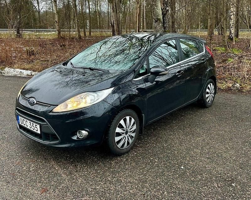 Begagnad 2012 Ford Fiesta Halvkombi | 44 000 kr (Marknadspris) - Bild 1/4