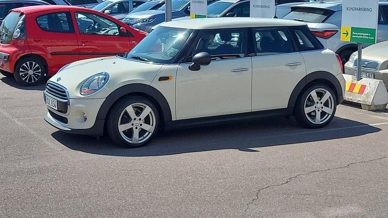 Vit Begagnad 2016 Mini One D Pepper Halvkombi | 94 500 kr - Bild 1/4