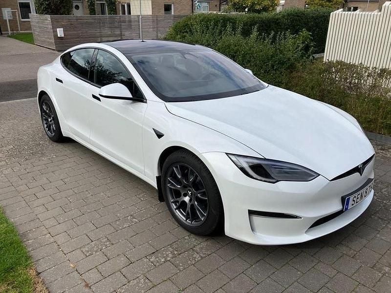 Vit Begagnad 2023 Tesla Model S Long Range AWD Sedan | 700 000 kr (Bra pris) - Bild 1/4
