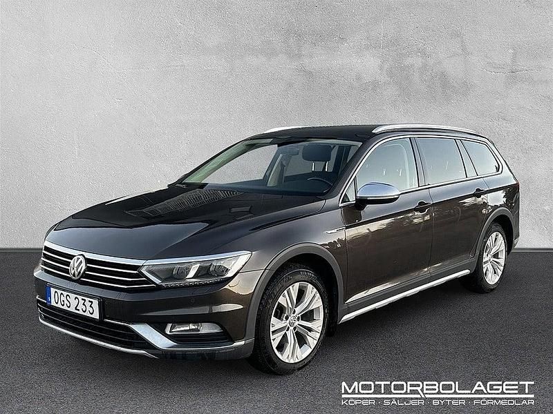 Brun Begagnad 2016 VW Passat Alltrack Kombi | 139 900 kr (Marknadspris) - Bild 1/4