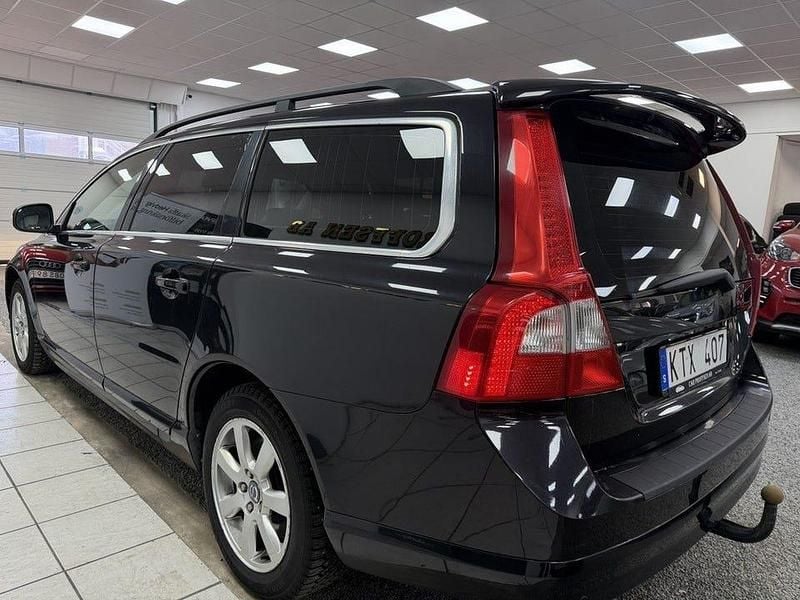Begagnad Volvo V70 Momentum 163 HK (119 kW) 2011 Svart Kombi