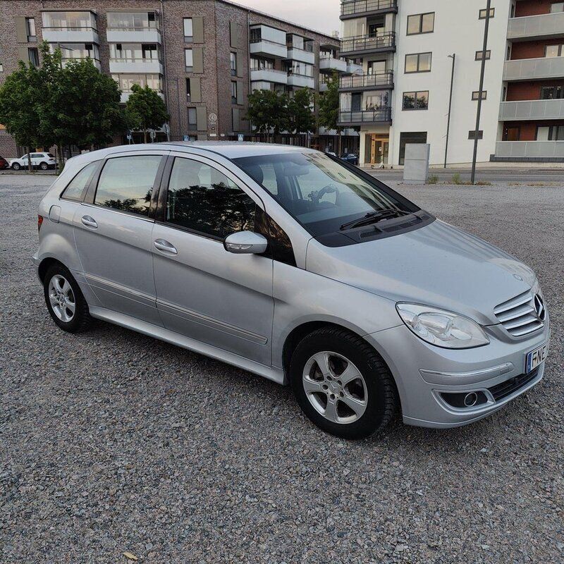 Silver Begagnad 2007 Mercedes B170 Minibuss | 23 500 kr (Marknadspris) - Bild 1/4