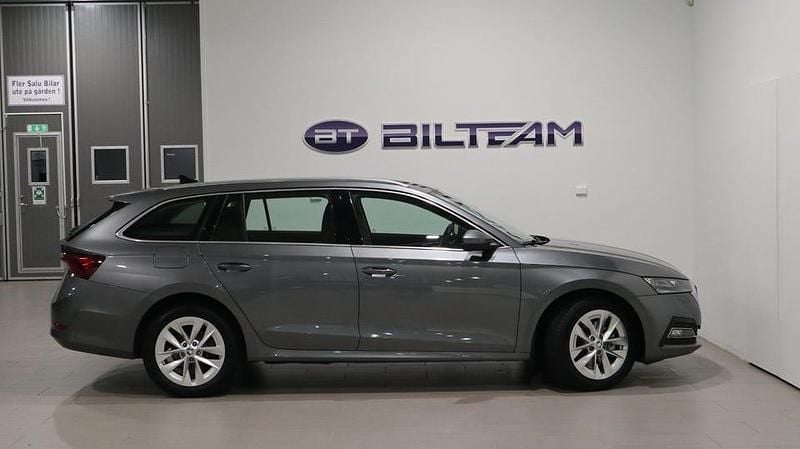 Begagnad Skoda Octavia Style 204 HK (150 kW) 2024 Graphite grey metallic Kombi