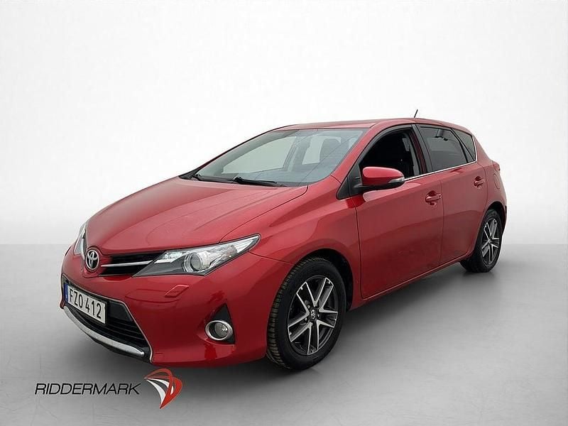 Begagnad Toyota Auris Edition 132 HK (97 kW) 2015 Mröd Halvkombi
