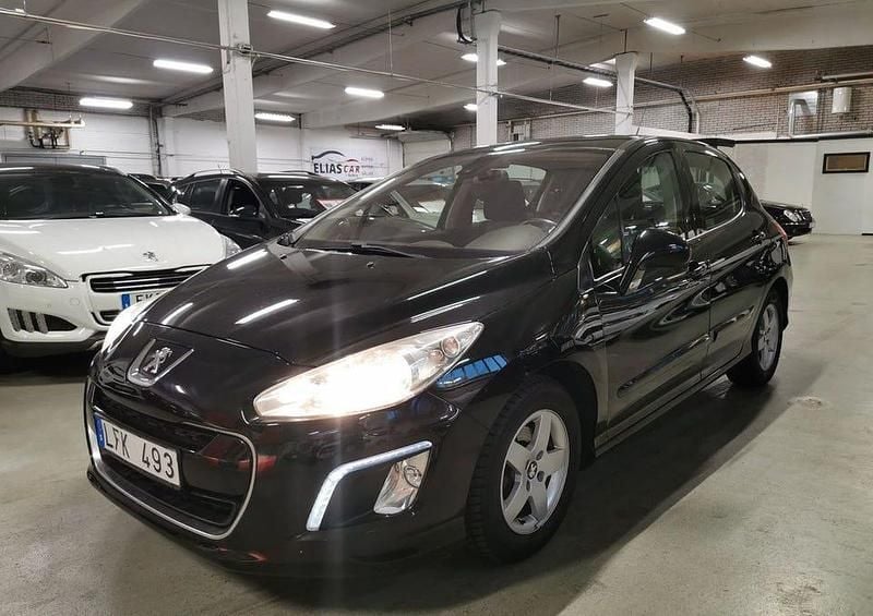 Svart Begagnad 2011 Peugeot 308 Halvkombi | 44 900 kr (Marknadspris) - Bild 1/4