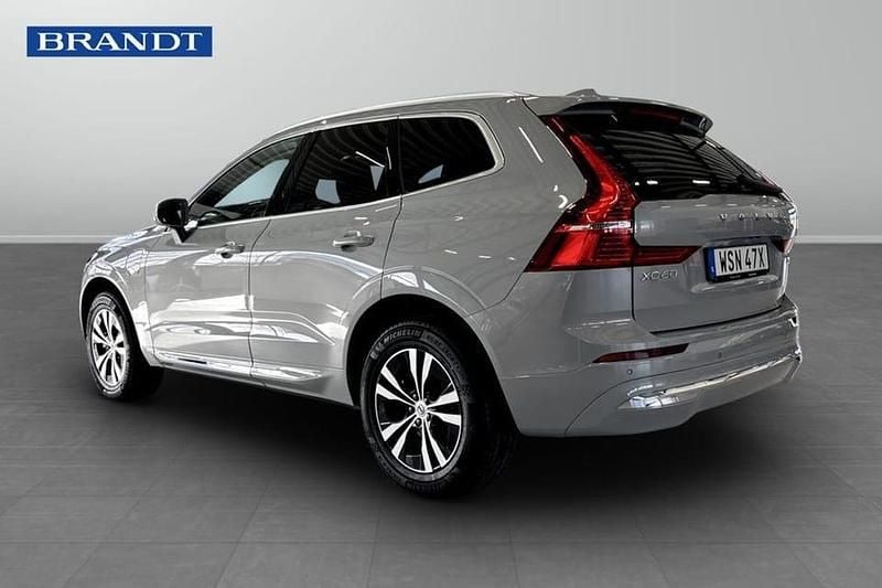 Begagnad Volvo XC60 Core 355 HK (261 kW) 2025 Grå SUV