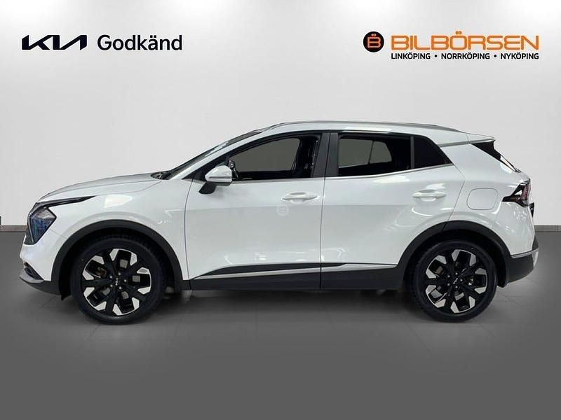 Begagnad Kia Sportage 180 HK (132 kW) 2022 /hw2/ deluxe white m SUV