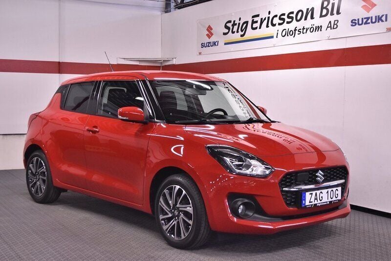 Röd Begagnad 2020 Suzuki Swift Halvkombi | 174 500 kr (Lite dyr) - Bild 1/4