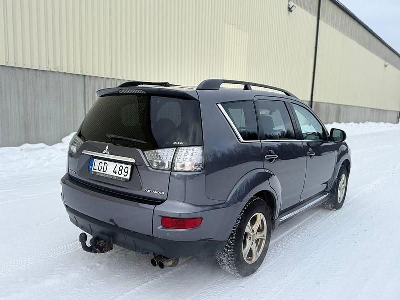 Begagnad Mitsubishi Outlander 177 HK (130 kW) 2011