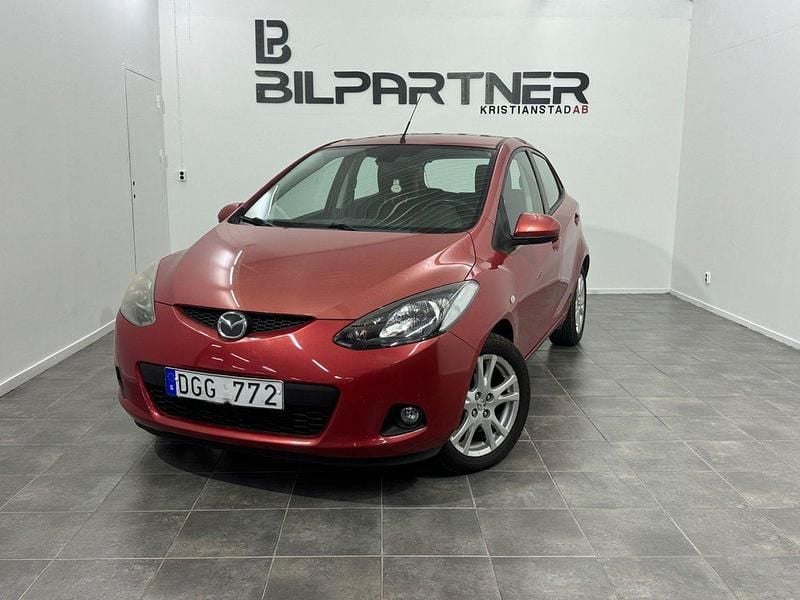 Röd Begagnad 2007 Mazda 2 Halvkombi | 39 999 kr (Dyr) - Bild 1/4