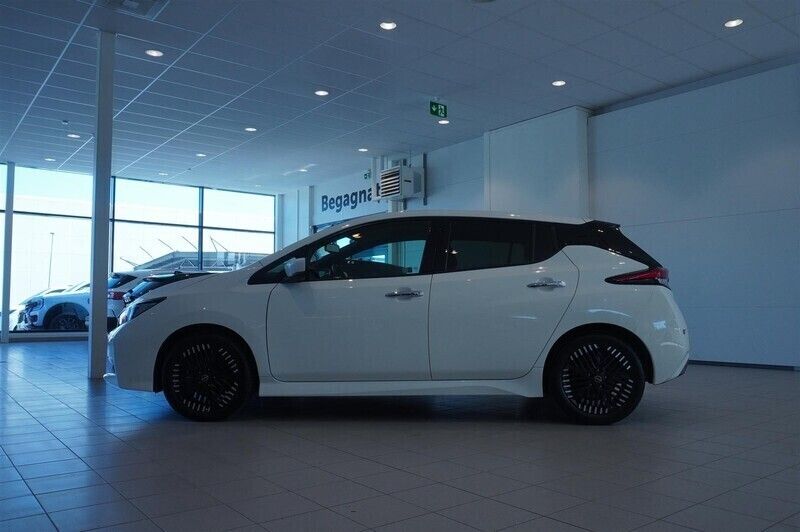 Begagnad Nissan Leaf N-Connecta 110 kW (150 HK) 2023 Okänd Halvkombi