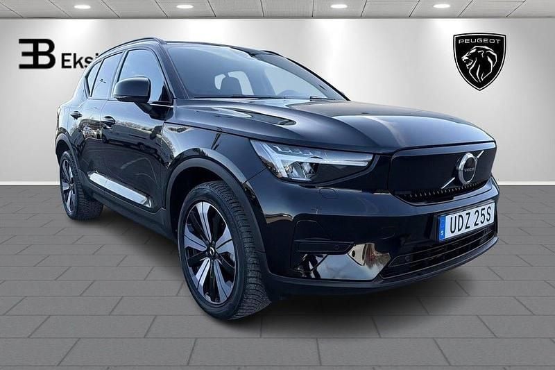 Begagnad Volvo XC40 Core 185 kW (252 HK) 2022 Svart SUV