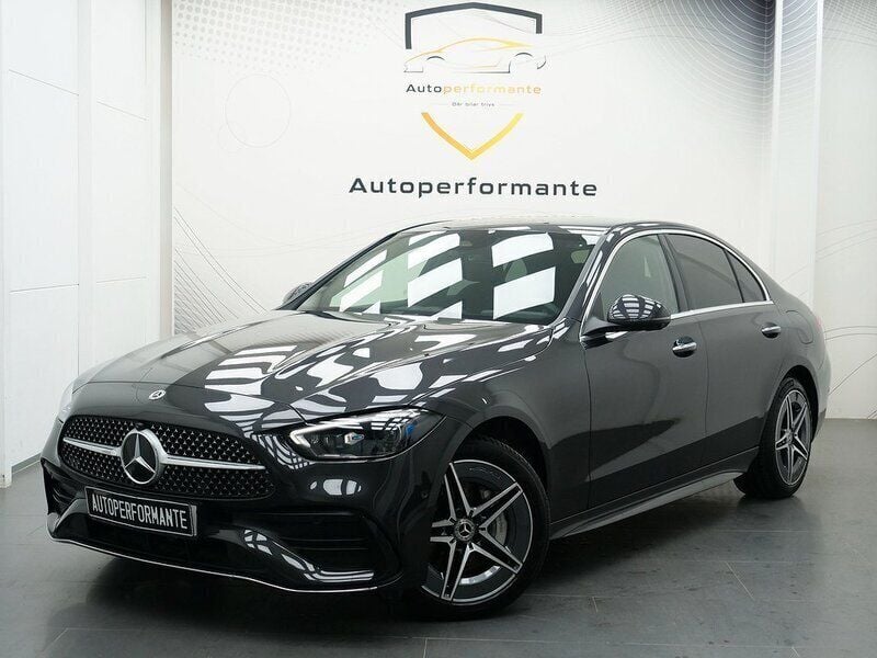 Grå Begagnad 2024 Mercedes C300e AMG Sedan | 529 000 kr (Bra pris) - Bild 1/4