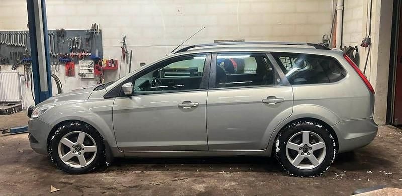 Begagnad Ford Focus 109 HK (80 kW) 2010 Kombi