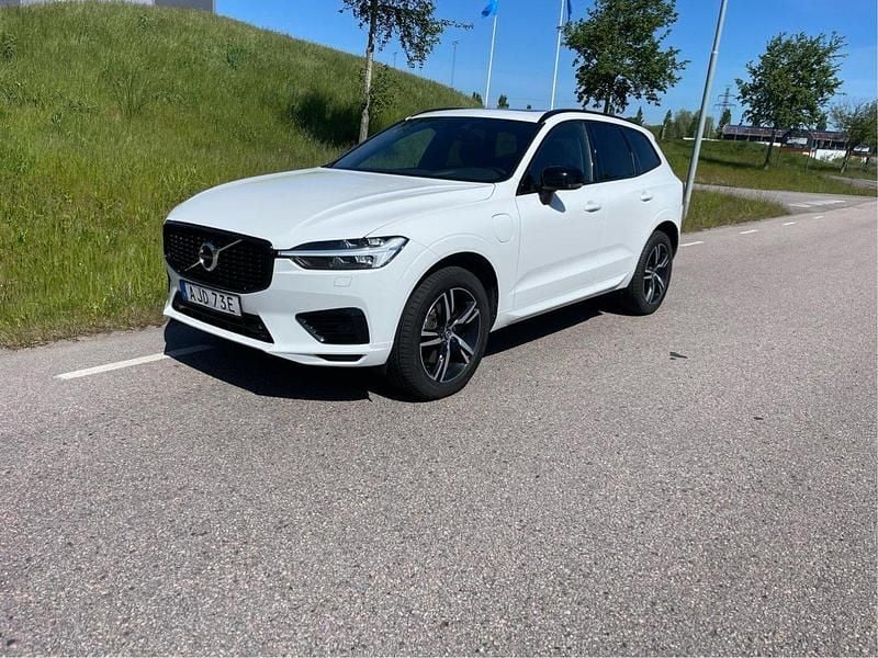 Vit Begagnad 2021 Volvo XC60 R-Design SUV | 338 000 kr (Bra pris) - Bild 1/2