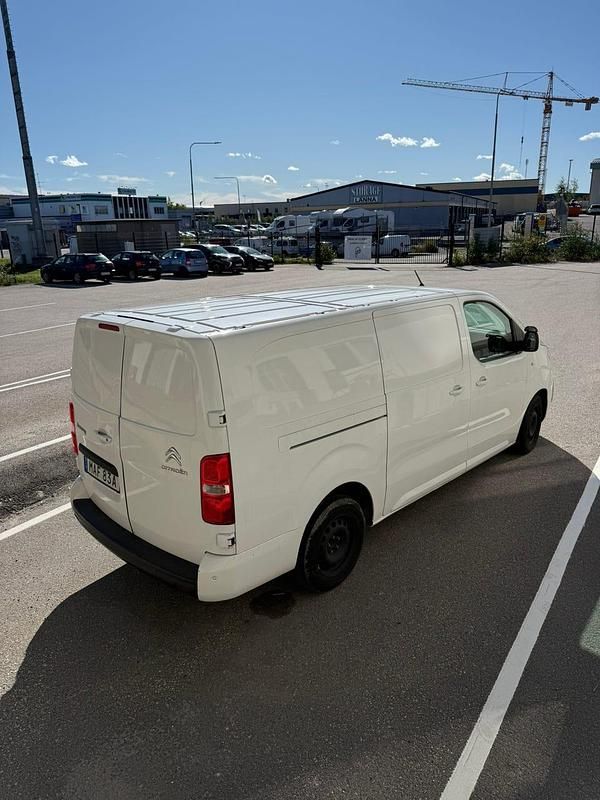 Vit Begagnad 2019 Citroën Jumpy Minibuss | 110 000 kr (Superpris) - Bild 1/4