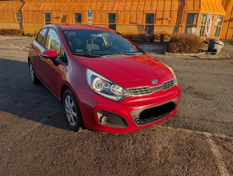 Begagnad 2014 Kia Rio Halvkombi | 65 000 kr (Superpris) - Bild 1/4