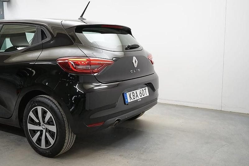 Begagnad Renault Clio V Equilibre 91 HK (66 kW) 2022 Svart Halvkombi
