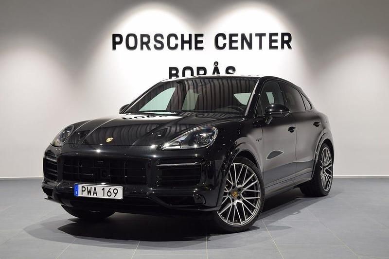 Svart Begagnad 2023 Porsche Cayenne Platinum Edition SUV | 899 000 kr - Bild 1/4