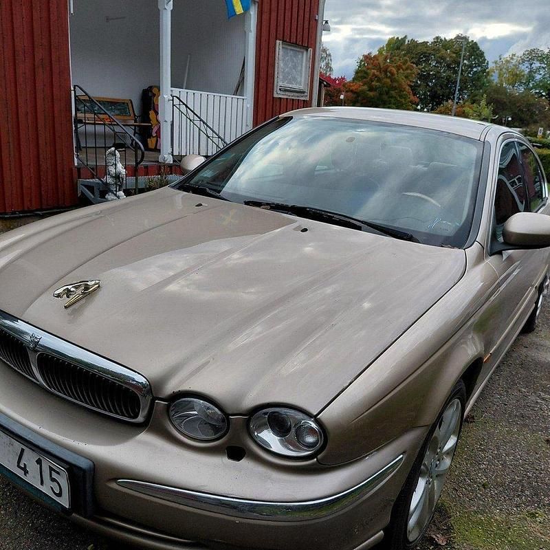 Brun Begagnad 2002 Jaguar X-type Sedan | 15 000 kr - Bild 1/4