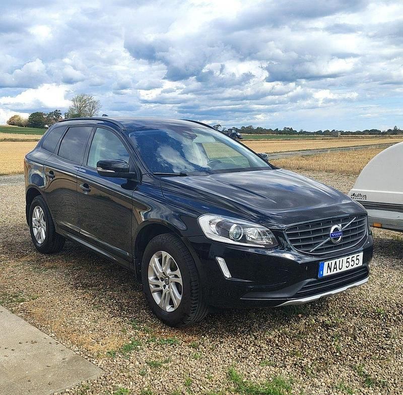 Svart Begagnad 2017 Volvo XC60 Kinetic SUV | 170 000 kr (Superpris) - Bild 1/4