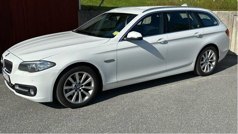 Vit Begagnad 2015 BMW 520 Kombi | 139 300 kr (Marknadspris) - Bild 1/1
