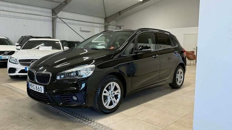 Begagnad BMW 218 Sport Line 150 HK (110 kW) 2015 Svart Minibuss
