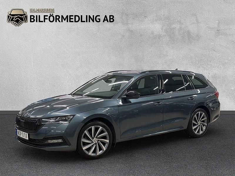 Grå Begagnad 2021 Skoda Octavia Sport Kombi | 269 800 kr (Lite dyr) - Bild 1/4