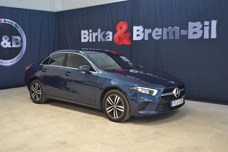 Blå Begagnad 2021 Mercedes A250 AMG Sedan | 299 900 kr (Bra pris) - Bild 1/3