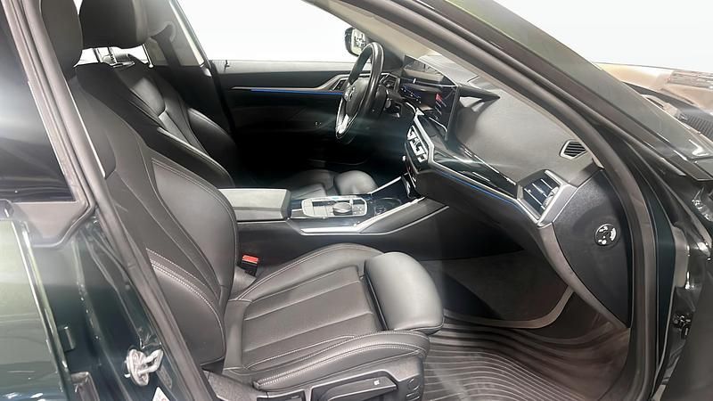 Begagnad BMW i4 Shadowline 250 kW (340 HK) 2023 Grön Sedan