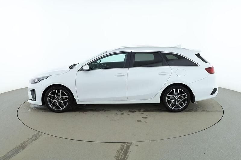 Begagnad Kia Ceed GT GT-Line 140 HK (102 kW) 2019 Vit Sedan