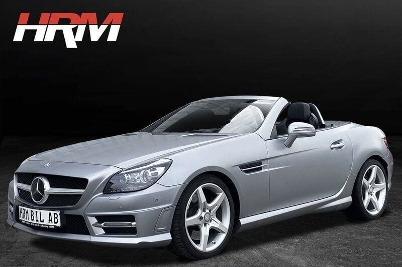 Grå Begagnad 2016 Mercedes SLK300 AMG Cab | 319 900 kr - Bild 1/4
