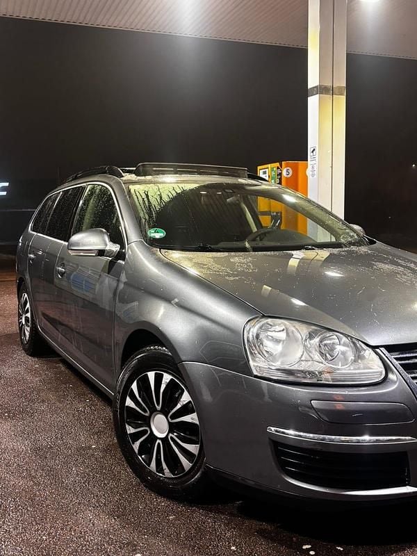Begagnad VW Golf VI 105 HK (77 kW) 2008 Halvkombi