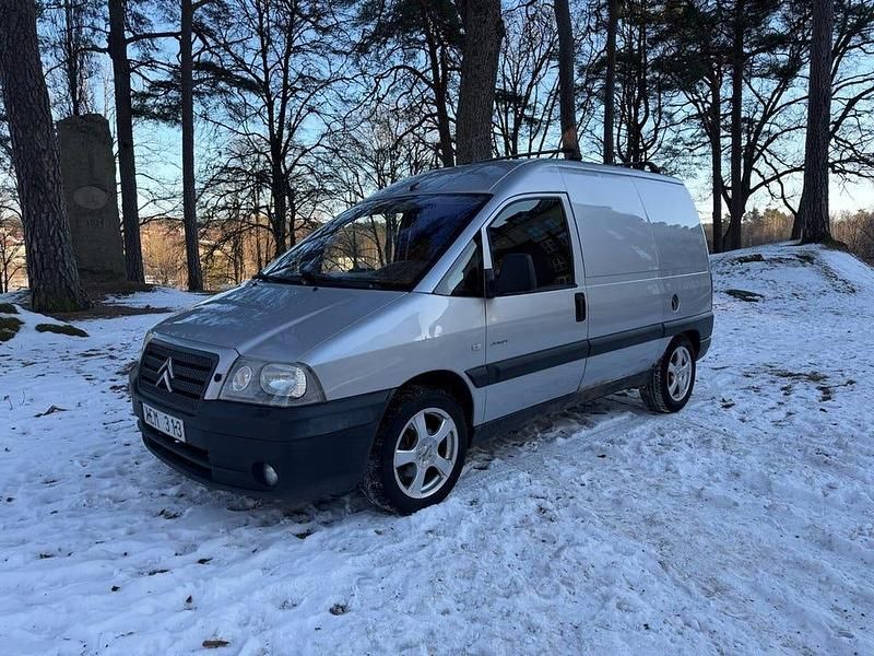 Begagnad Citroën Jumpy 109 HK (80 kW) 2005 Silver Minibuss